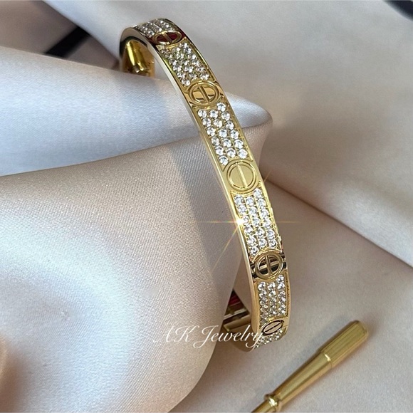 💎18k LUXURY Pave Screw & Diamond Style Design Bracelet, Bangle, Cuff, Unisex - Picture 4 of 6
